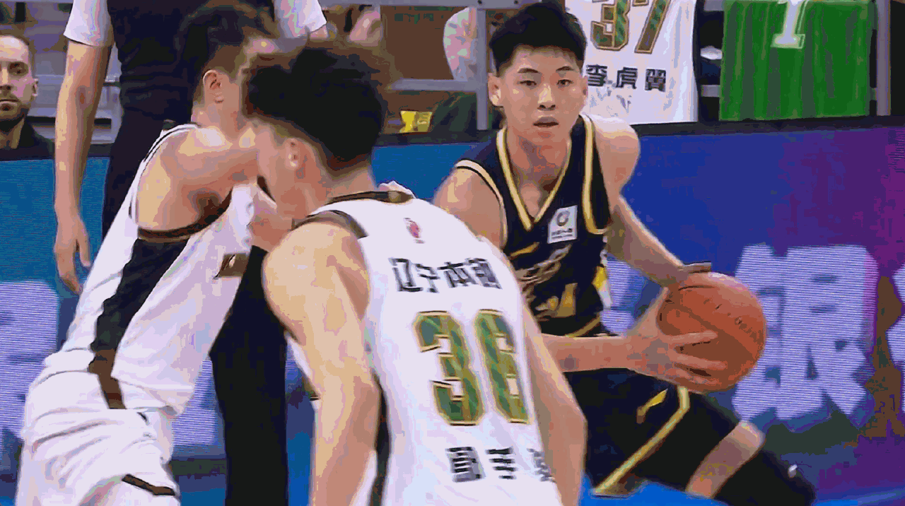 崔永熙将首秀选在了辽粤大战，从结果来看，无疑是失败的！

广东队不仅输球了，而且