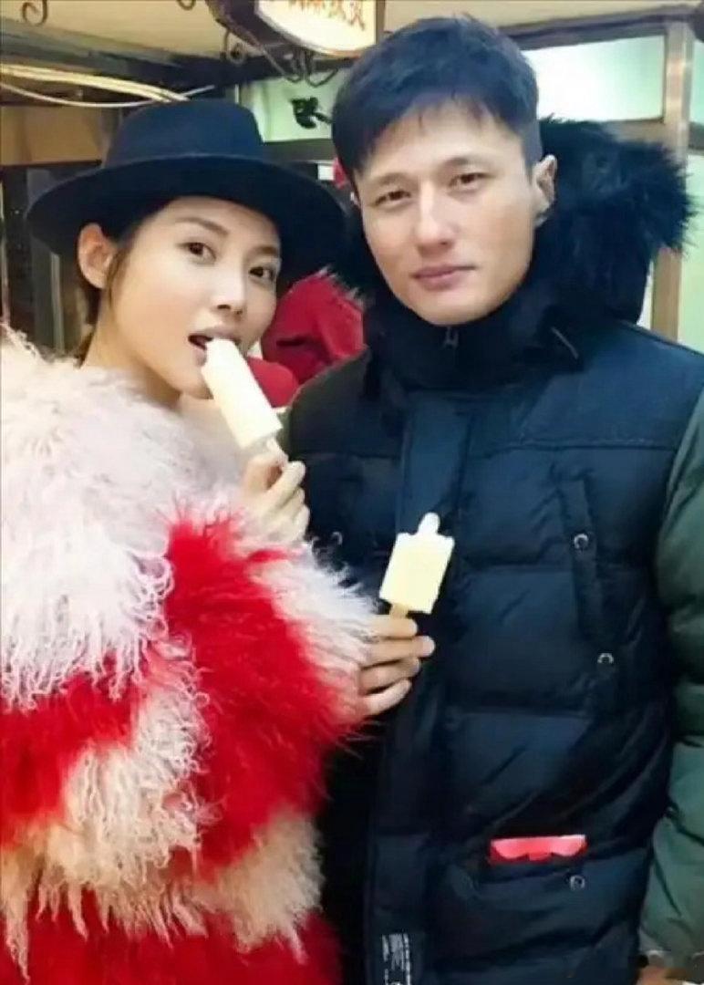 网传徐冬冬尹子维已育两娃曝徐冬冬尹子维已生两娃 从“被拍孕肚”到“备孕中”再到“