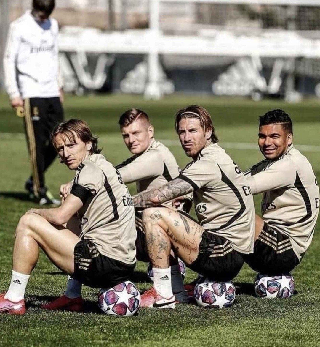 几个喜欢课间坐球的同学都毕业了[失望]halamadrid莫德里奇克罗斯卡塞米罗