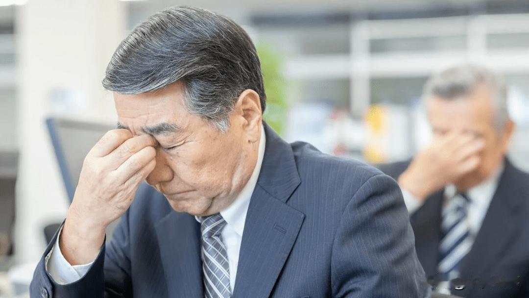 中国人口形势有多严峻？1000万大学生太多，1000万新生儿太少，35岁找工作嫌