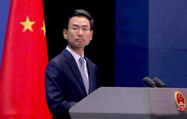 三句话，三次顶回去。
先是放话不许别人给伊朗送武器，转头又往台湾塞军火，还顺手"