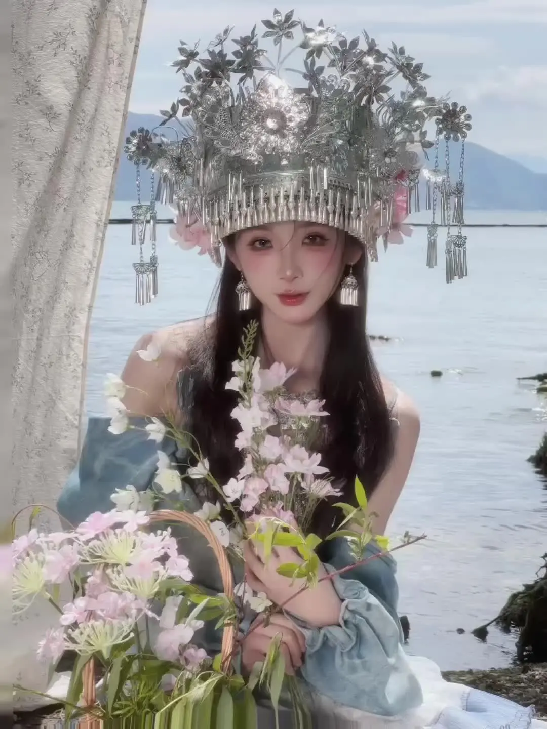 大理洱海旁金光闪闪🌟的苗疆少女～ 云南