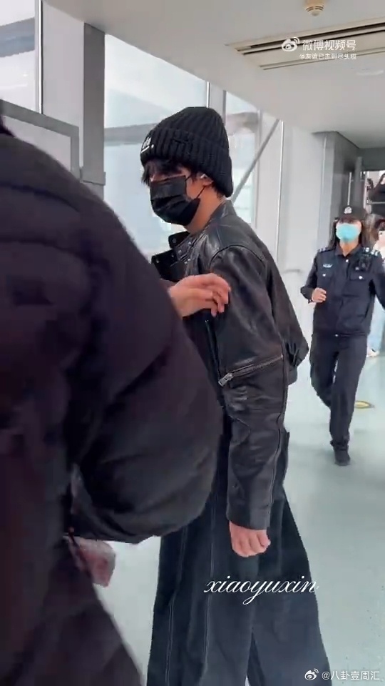 穆祉丞气红温了穆祉丞被私生气到红温看得出穆祉丞很生气了，气的红温了都！私生太过分