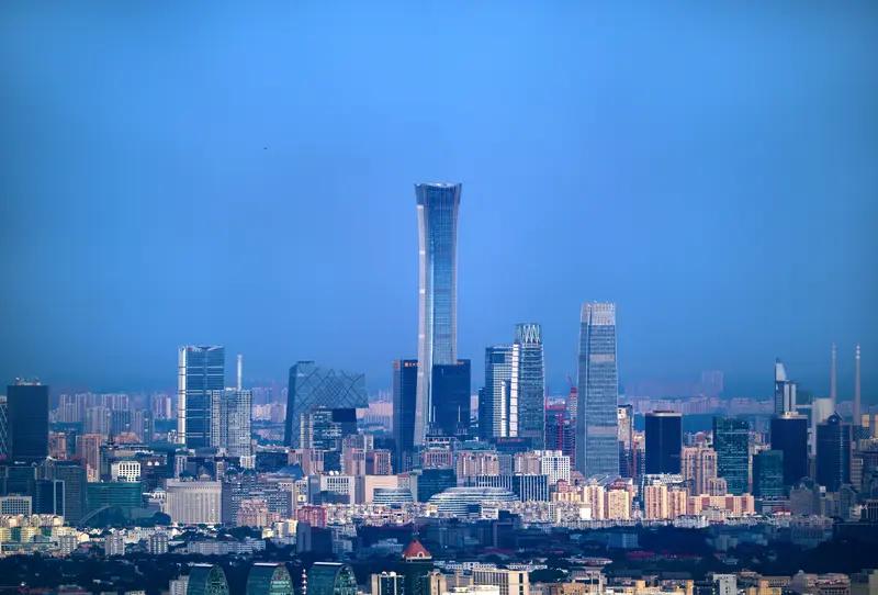 你总结得非常清晰，这十大变化确实抓住了未来十年中国就业市场最核心的转型逻辑。从“