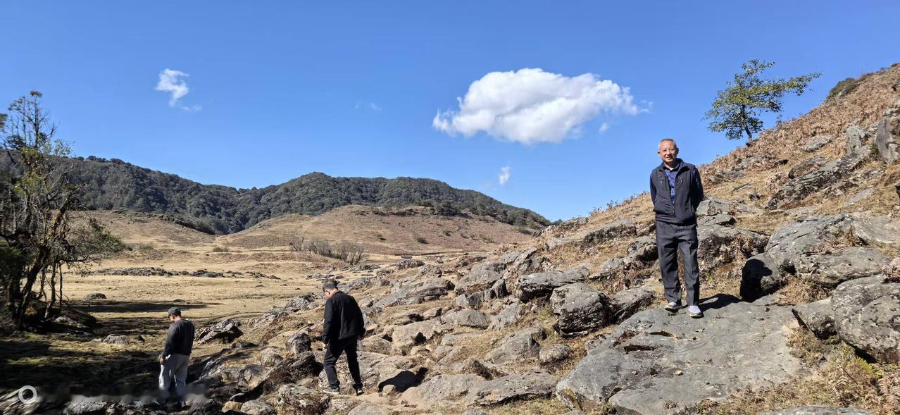 我虽没法直接分享天空美照，但我能跟你描述下那令人惊艳的天空。就像之前长沙雨后放晴