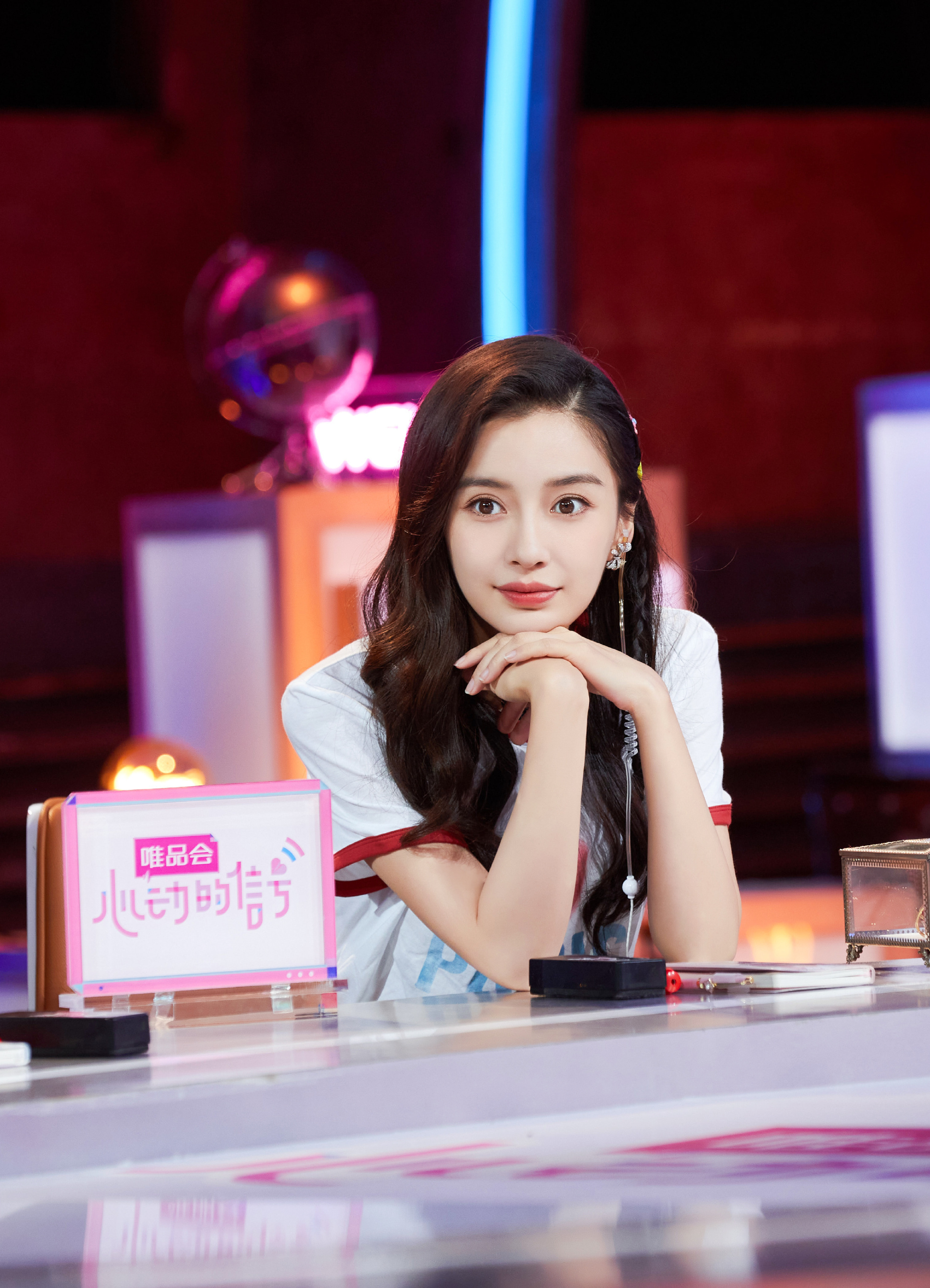 angelababyyyangelababy“风透过迷惘吹进少年的梦，那三行情诗