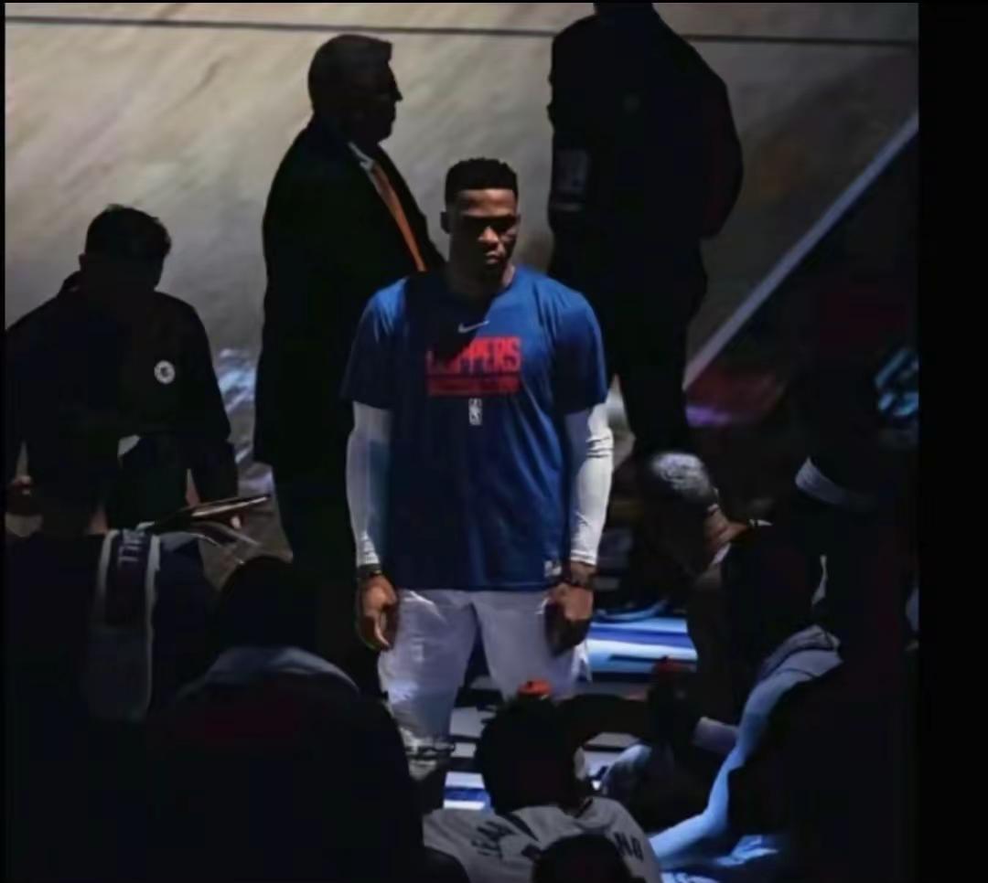 永远的威少，永远的威震天 至此拉塞尔•威斯布鲁克征战NBA18个赛季后正式退役。
