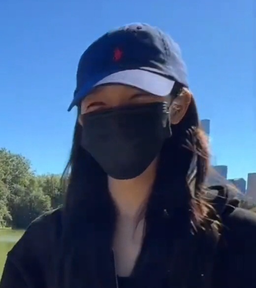 像第一次吃红薯的小狗一样笑 太可爱了TT ​​​