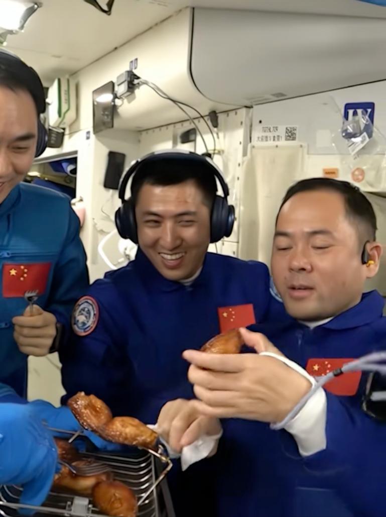 烹饪技术在太空实现突破，也能在太空烧烤了，离能在太空喝上一碗热乎乎的汤、吃上一碗