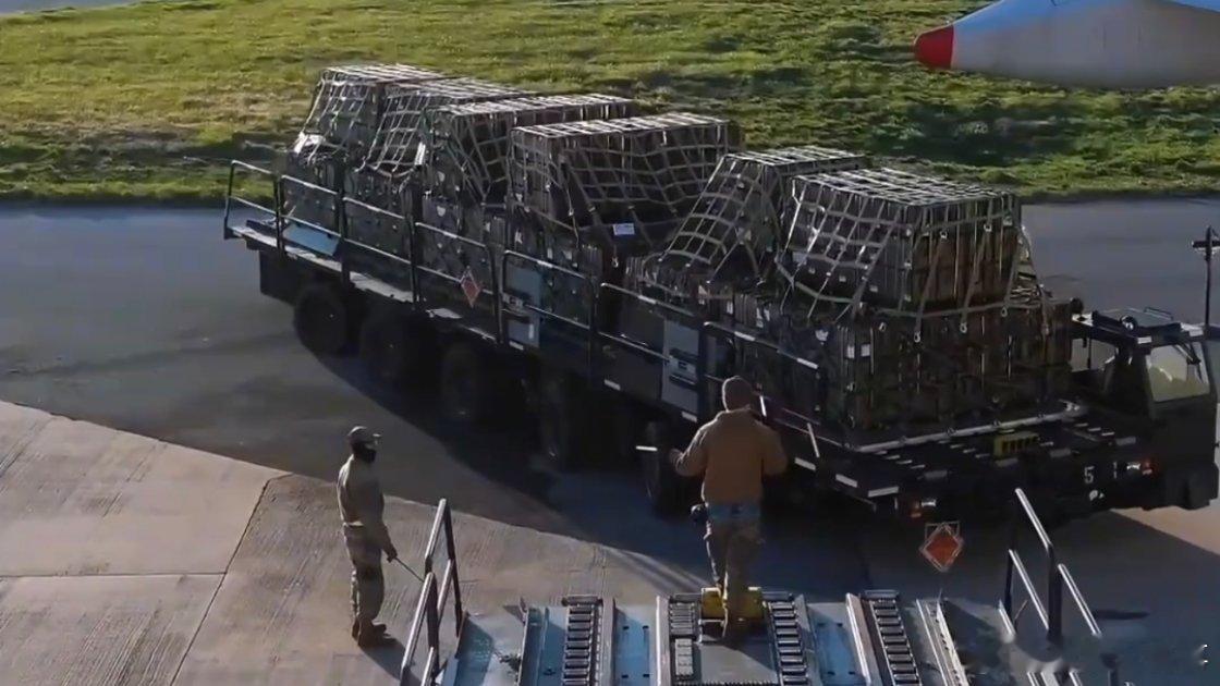 全网热点共创计划蔡某人说事 意大利总理梅洛尼批准了一项对乌克兰的大规模军事援助计