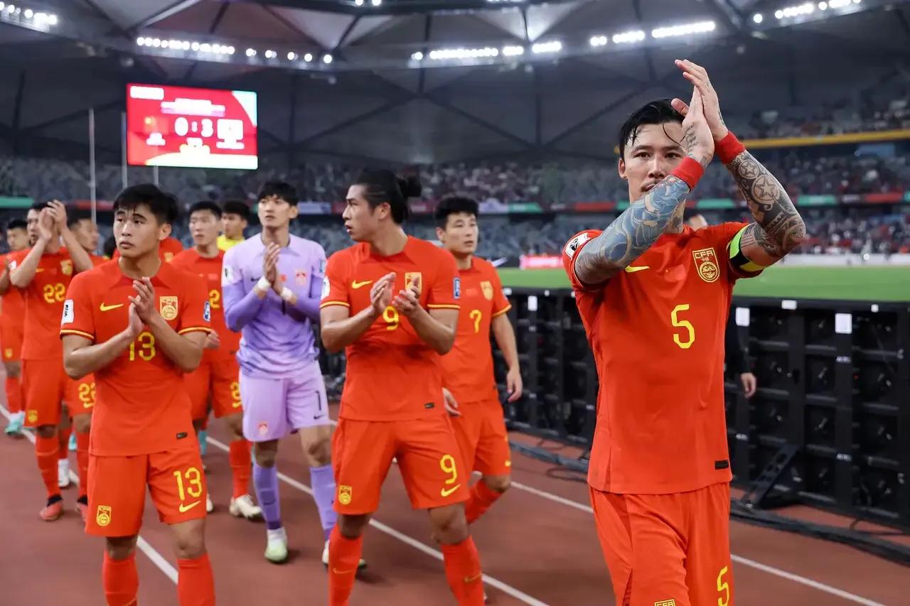 中国男足世界杯预选赛前两场比赛结束，根据球员表现，主要可以分为三个情况

1、让