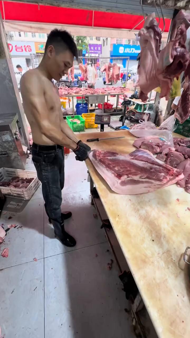 是关中王来了。