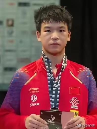 自古英雄出少年。22岁的年龄，经过大赛的磨练，终于一飞冲天。他已经走在了林高远的