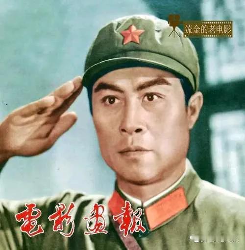 那个年代物质匮乏，文艺娱乐生活基本没有。尤其是在农村，看电影是一件非常奢侈的事。