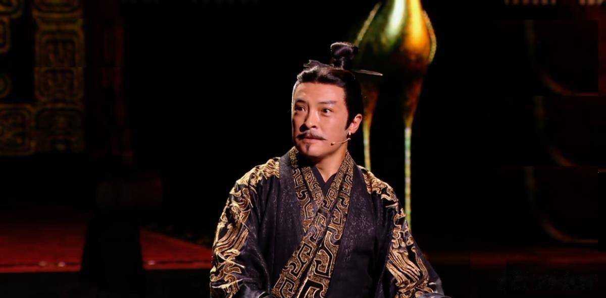 横扫六合，简述秦朝的军事领导体制
秦始皇统一中国后，采取一系列措施巩固统一天下，
