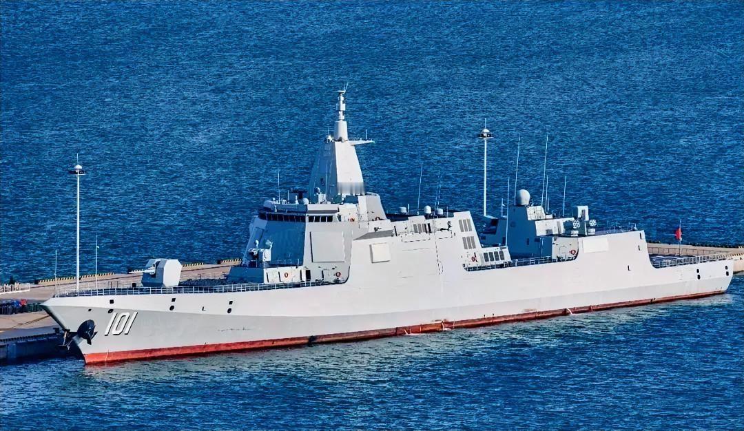 中国目前在役的各型驱逐舰一共62艘，排水量总吨位超过了50万吨。统计仅包含已经正