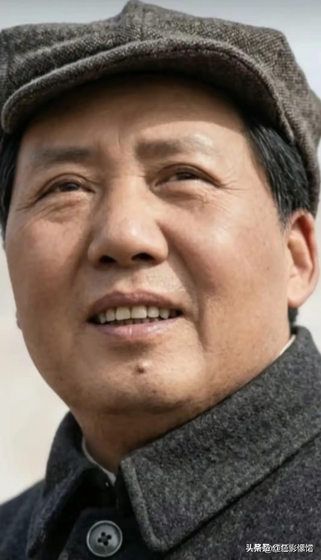 一张珍贵彩照，重温伟人风采