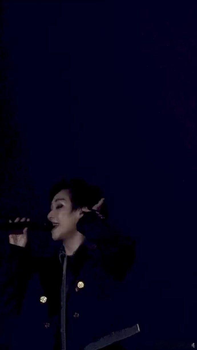 林忆莲 听妈妈的话 谁被林忆莲暖到了！演唱会现场怕粉丝喊伤嗓子，温柔教降低音调应