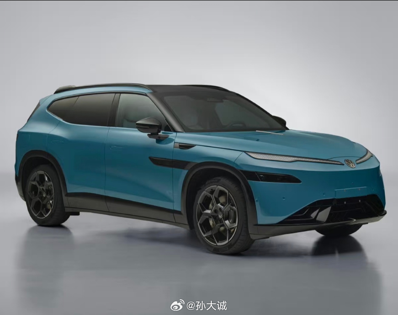 大众小鹏首款联合开发车型量产 大众和小鹏的首款合作车型与众08已经开始投产，可谓