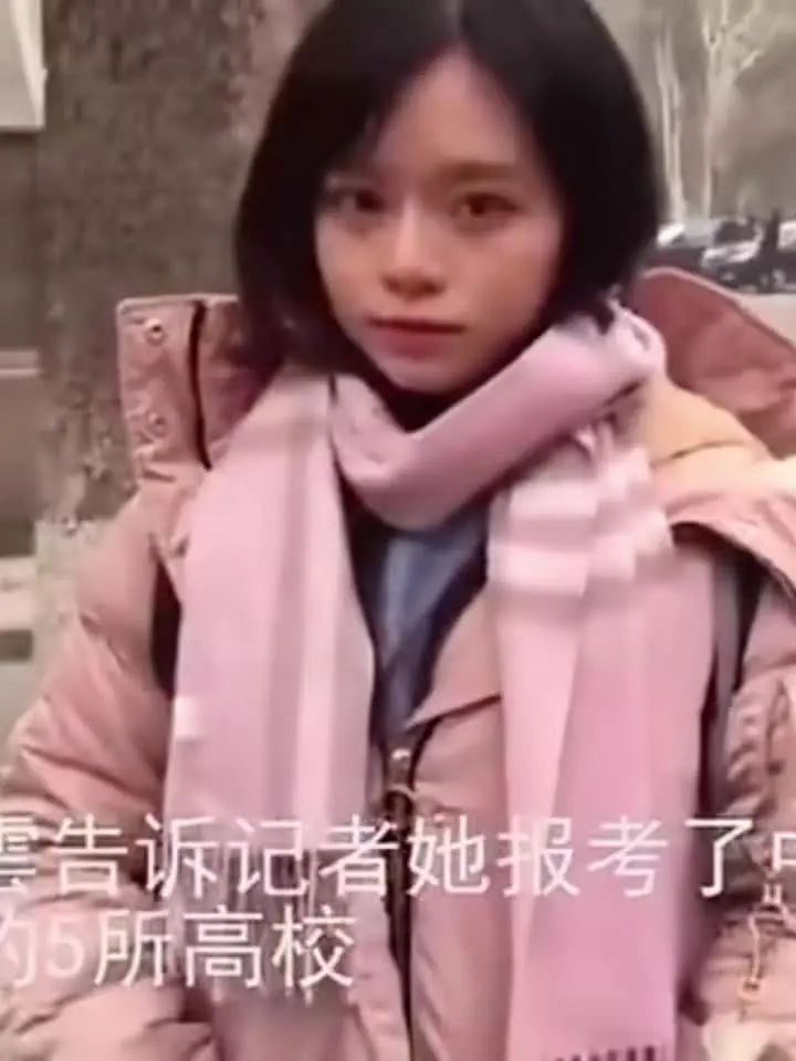 除了正畸牙齿真没了！ 真有路人会闲到去她每一个视频都放一张对比图吗？还...
