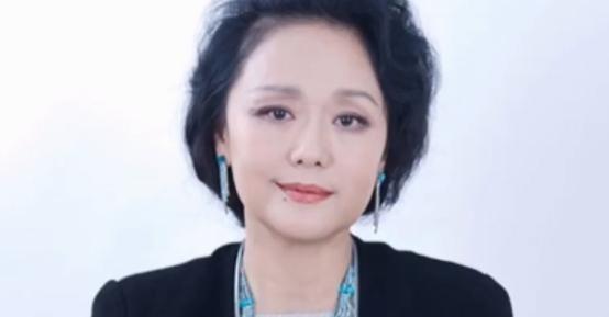 1979年，演员廖学秋与丈夫分别半年，她归心似箭想给丈夫一个惊喜，谁知床上却睡着