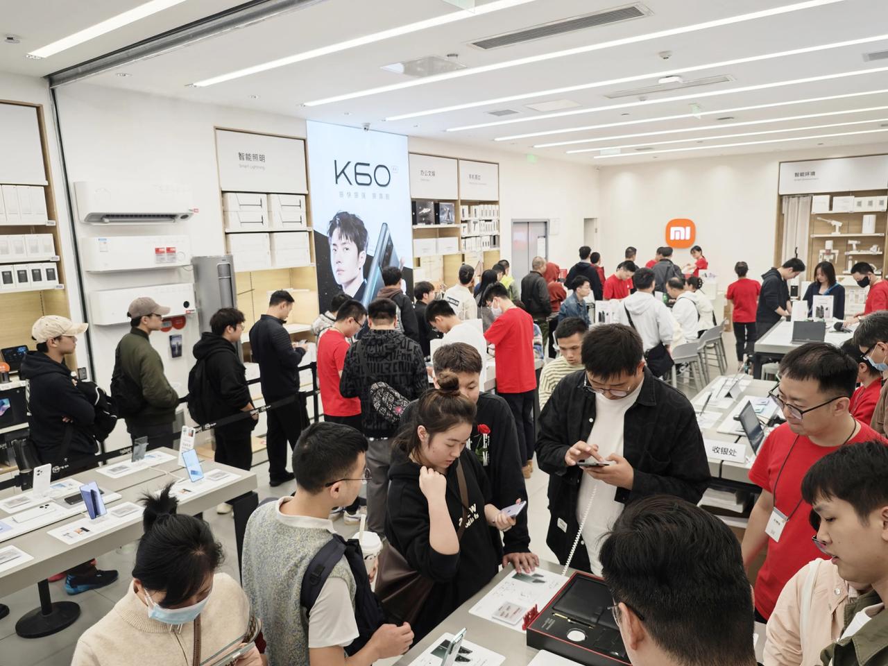 真TM逆天了，小米14首销5分钟，是Xiaomi13系列首销总量的6倍，妥妥的百