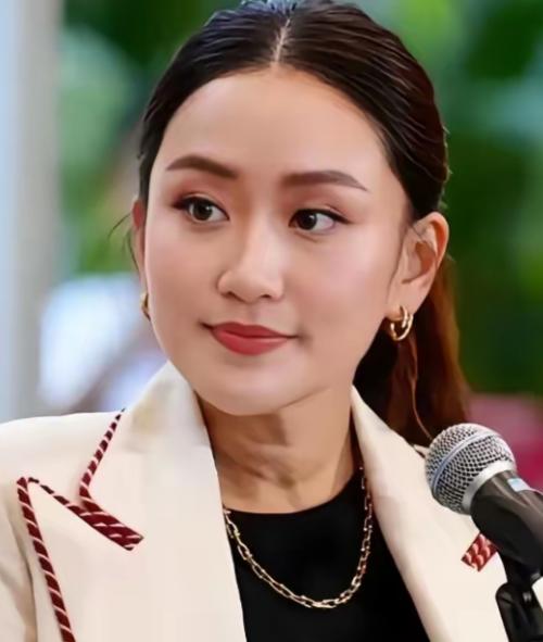 阿努廷刚上任，屁股还没坐热，泰柬边境突然炸了，73岁泰王亲自出手。

9月17号
