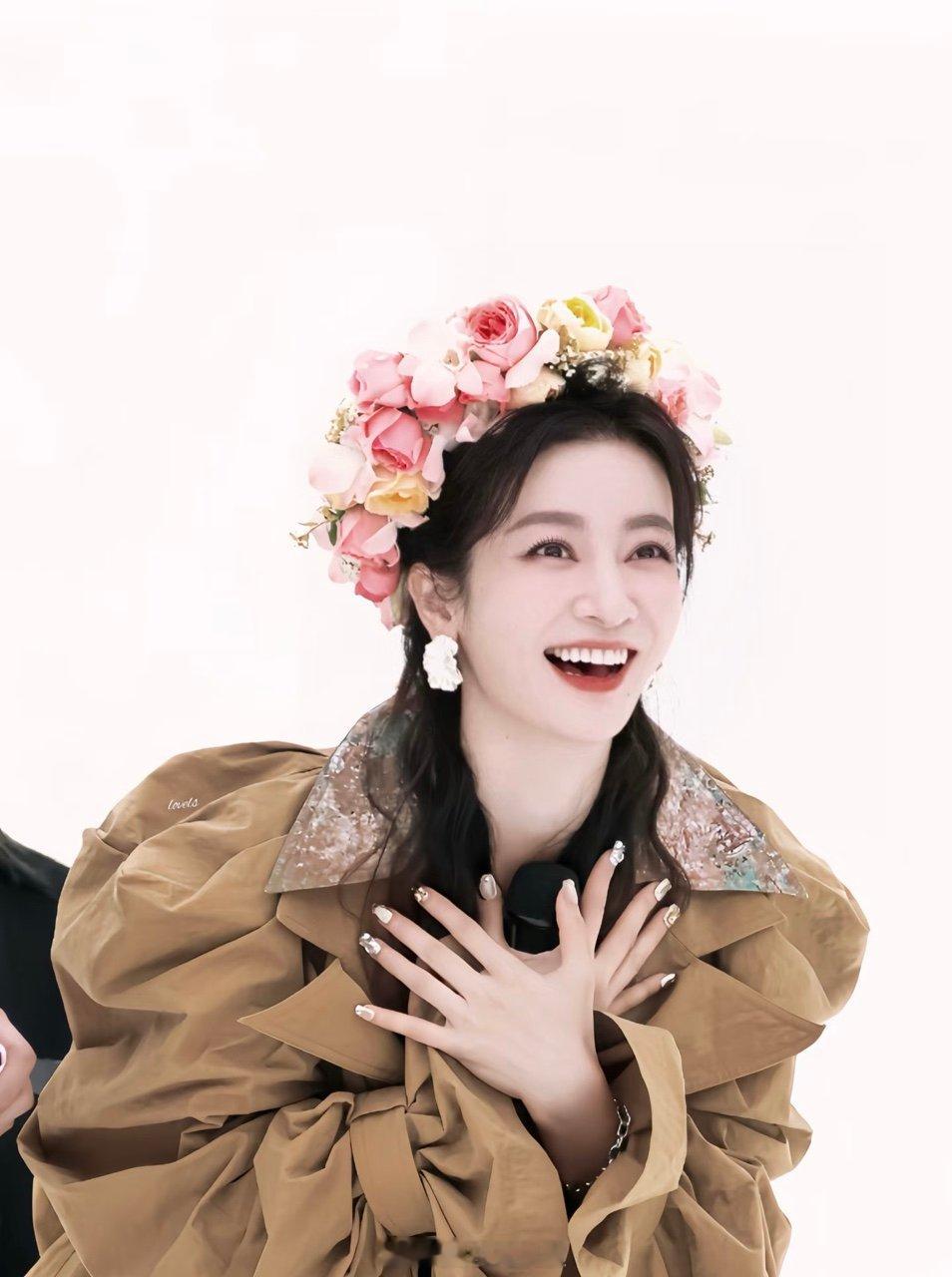 祝绪丹 李晟姐姐开机大吉祝绪丹也太会了吧！给李晟送开机祝福，还特意说 “回上海告