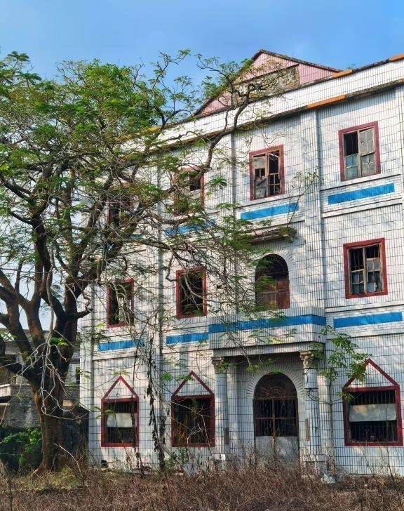 荒废的百年校舍｜作新学校｜广东台山•白沙
机缘巧合的一个下午
我随朋友来到了这里