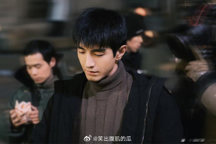金瀚新剧活人感好强金瀚打戏从来没让人失望一个眼神、一句随口台词都充满生活气息，金