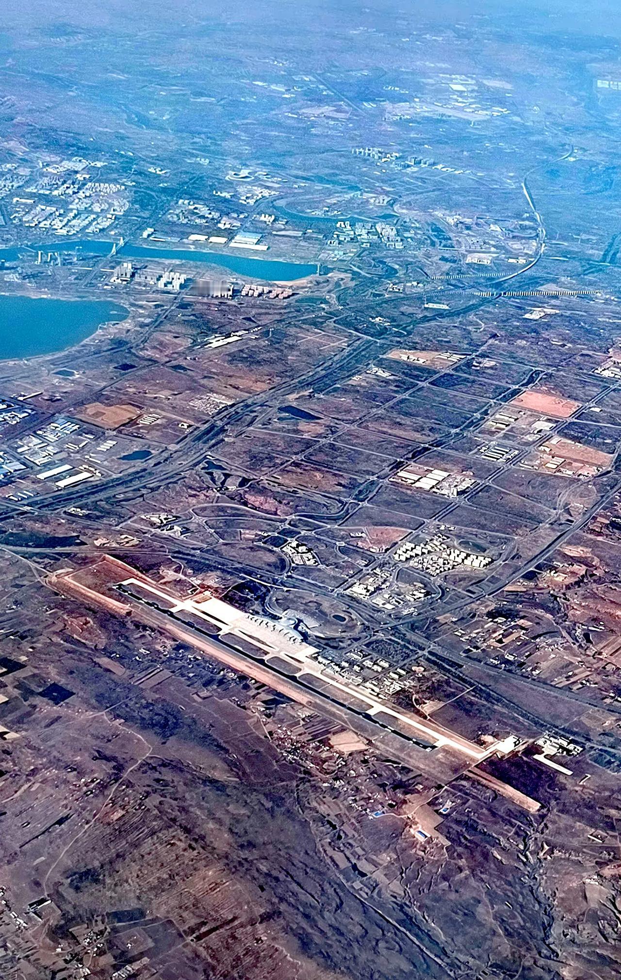 鄂尔多斯机场最近卫星图（9.16）