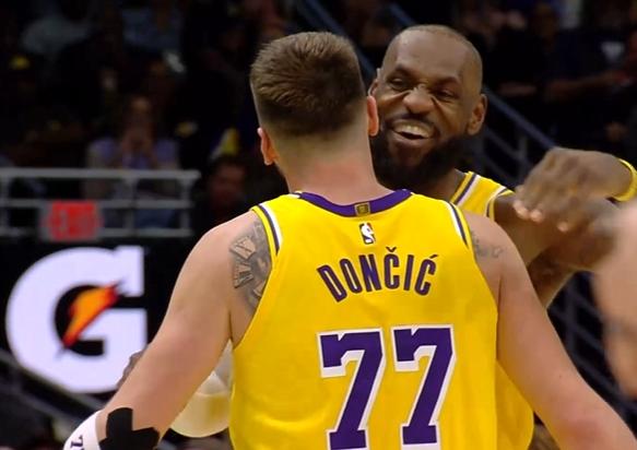 湖人就队伍太离谱了！

不到关键时刻不会打球，一到最后5分钟，全场0分的拉拉维亚