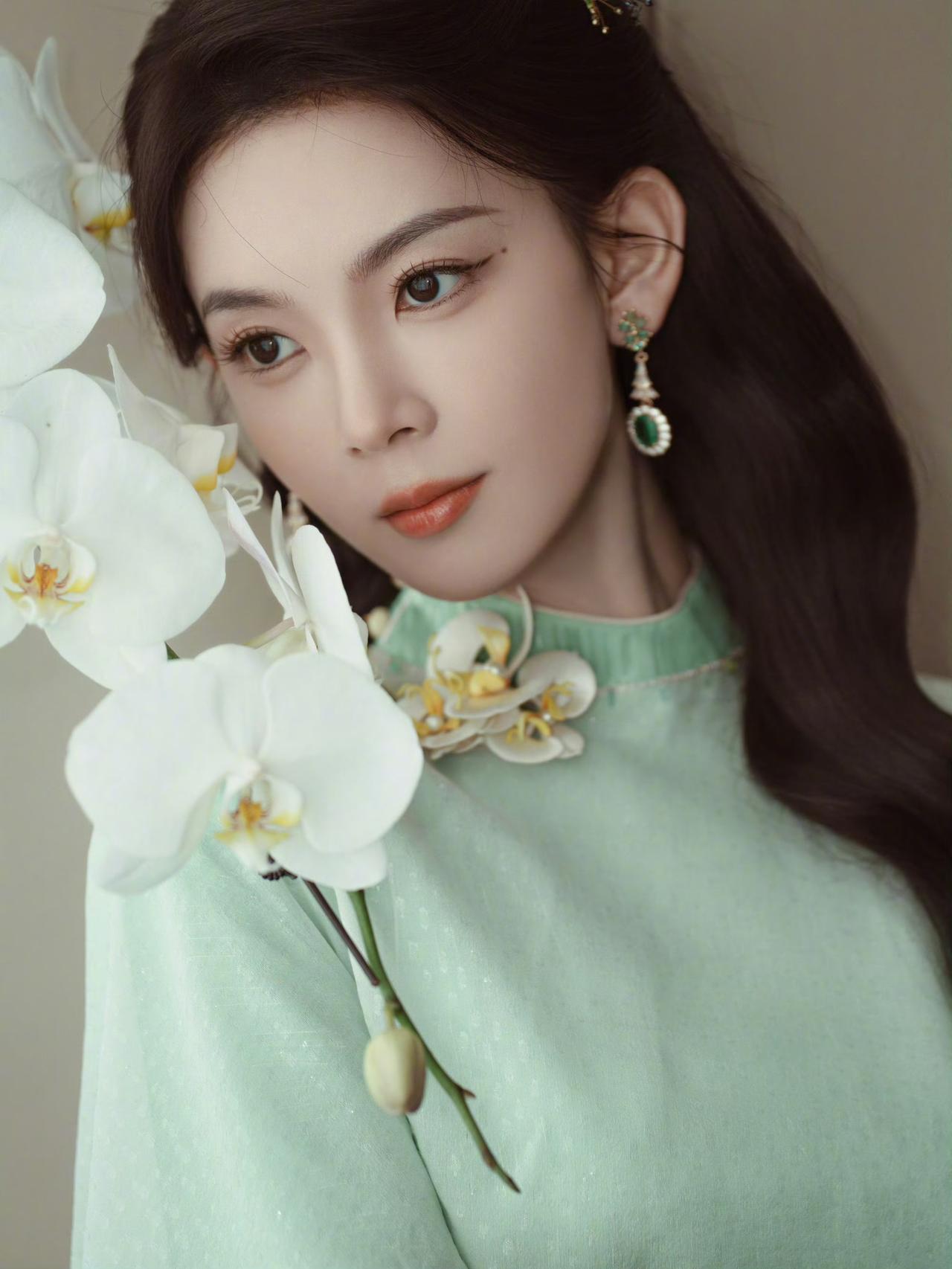 大家发现没有？
陈瑶身上有一种玄学，
就是只要是她演的电视剧，不管是主角还是配角