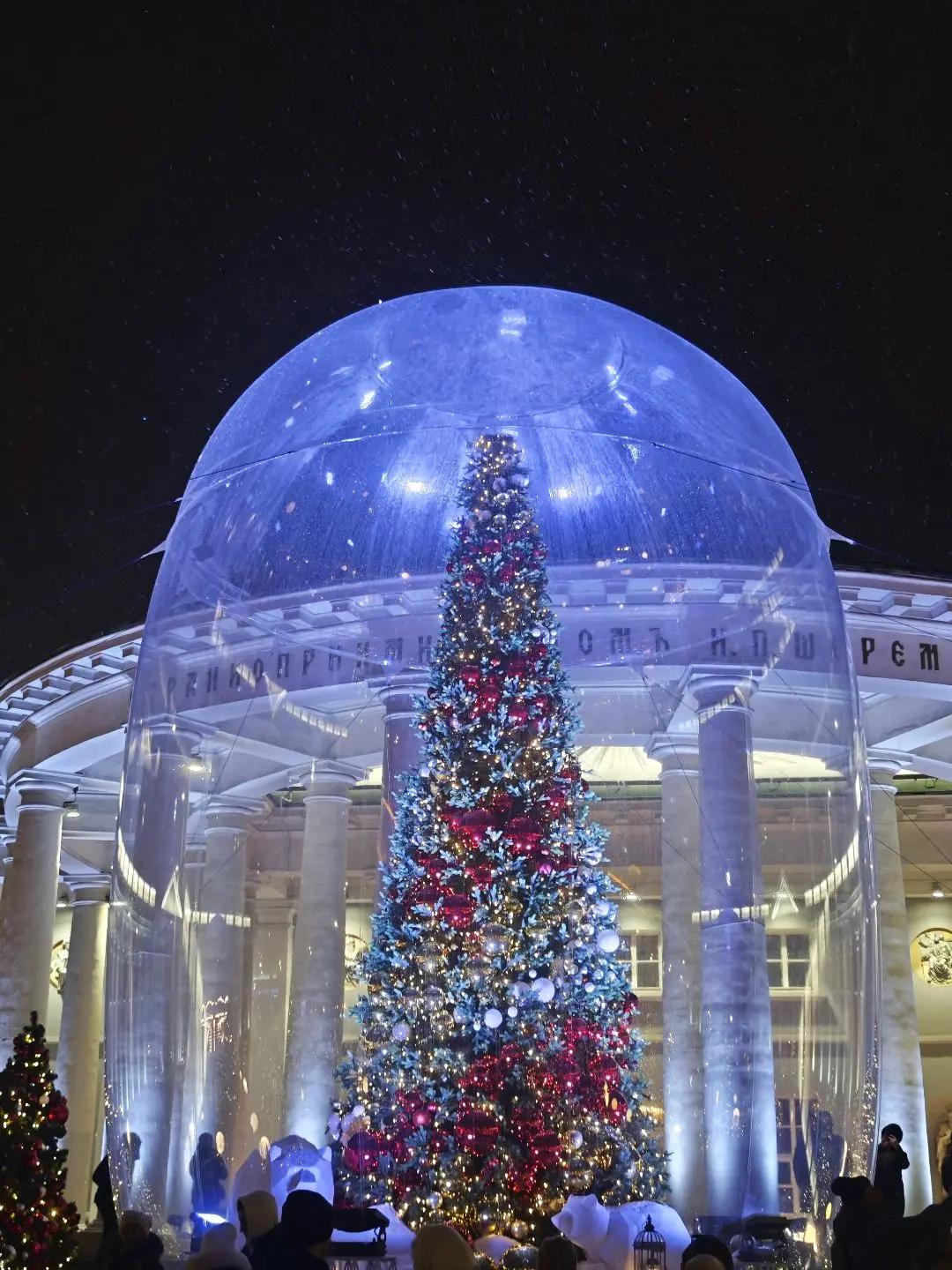 莫斯科下雪了 圣诞🎄灯光亮起时，新的一年也就不远了莫斯科 俄罗斯罗刹向东 慕少