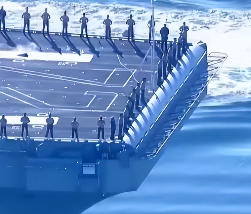 历史上林肯就是被刺身亡，林肯号也难逃宿命。美军航母又挨伊朗导弹！它逃它追，100