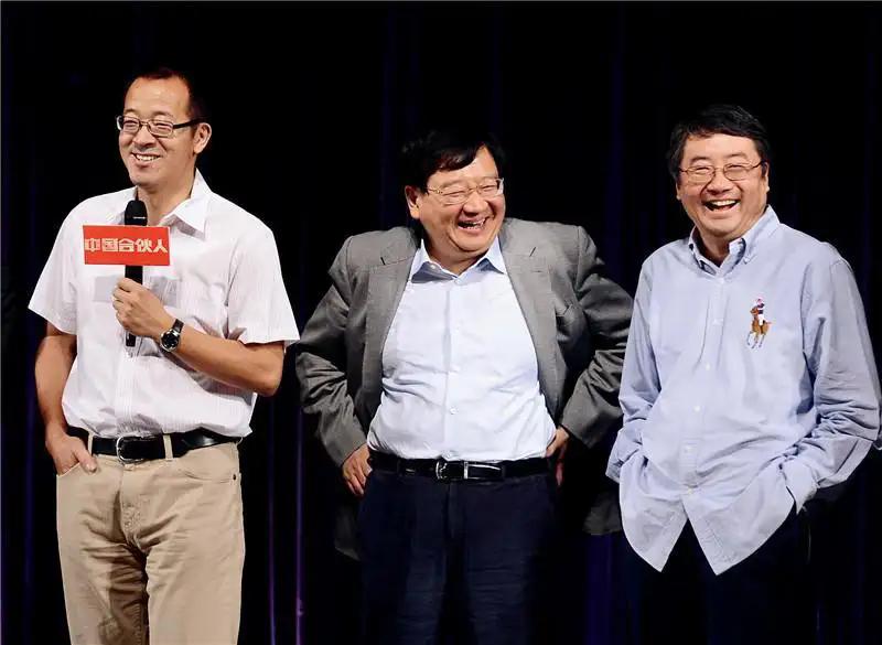 为什么老男人都喜欢双手插兜？不觉得很老土吗？