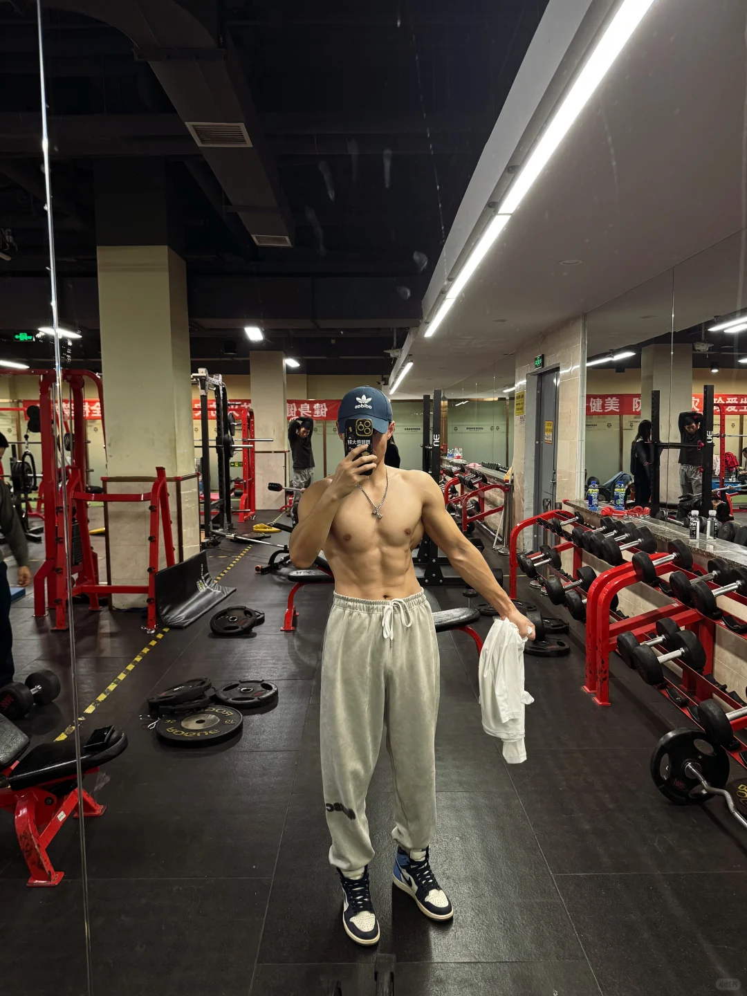 薄肌男孩减脂一个月了