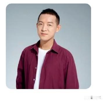 柳智宇和邓煜都是参加国际奥赛同届队友，当时柳的奥赛成绩要好于邓，柳智宇北大数院毕