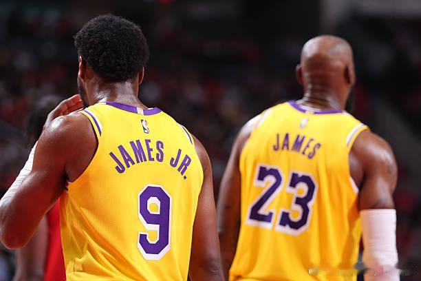 【这把能拿下吗】2026年NBA西部半决赛湖人vs雷霆的对决已进入尾声，雷霆大比