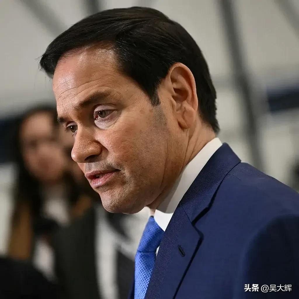 鲁比奥：只要伊朗停止威胁全球航运，霍尔木兹海峡很快就能完全恢复通行
 
【美国国