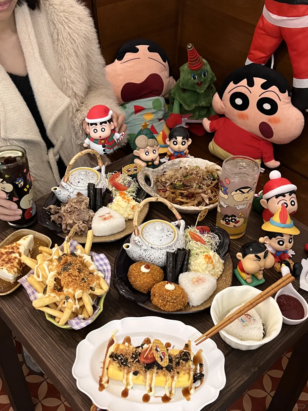 成都也有啦！蜡笔小新圣诞主题乖乖食堂！！