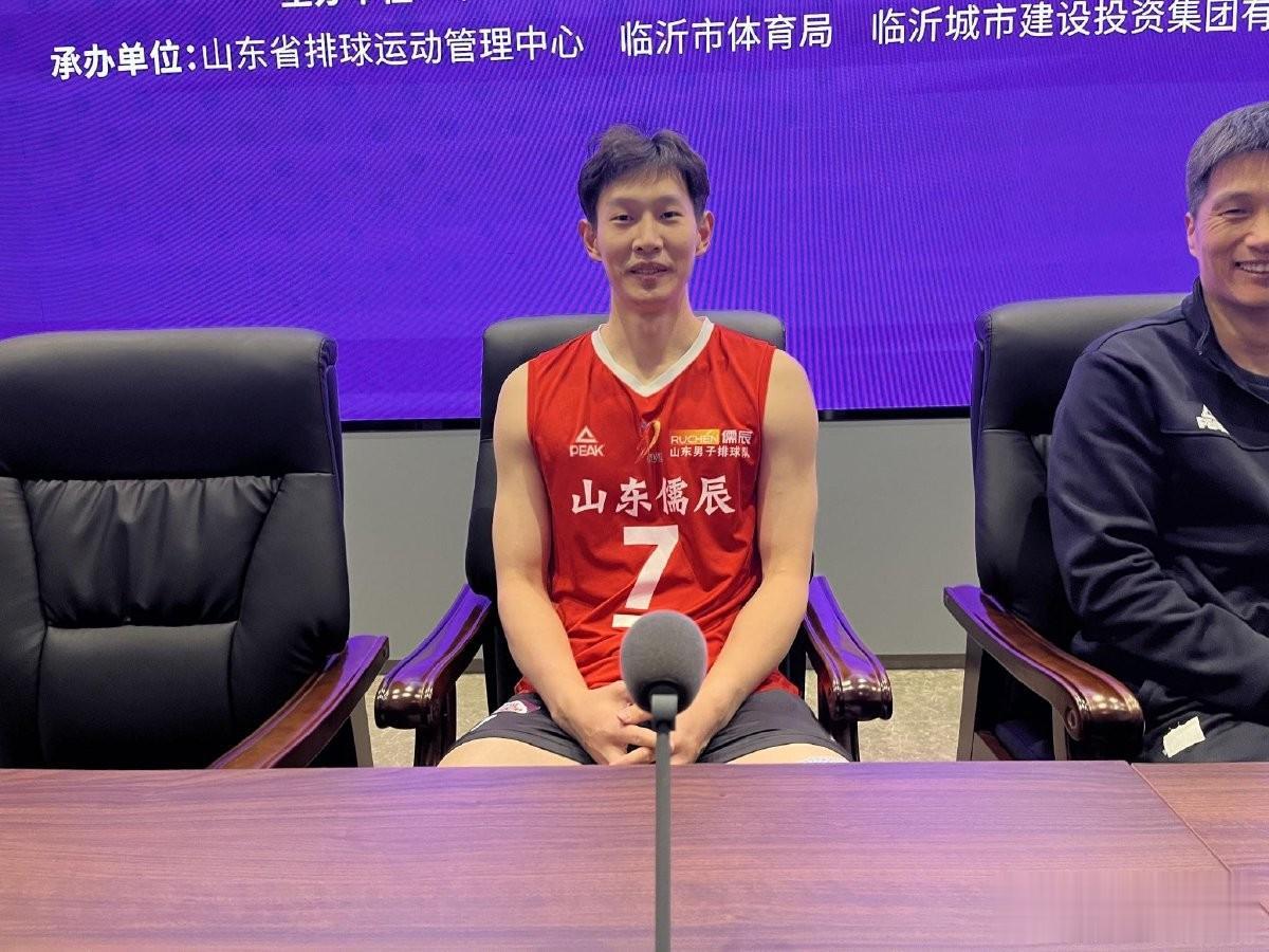 【山东男排复仇河南】
之前在河南客场吞蛋的山东男排
第十一轮回到主场报了一箭之仇