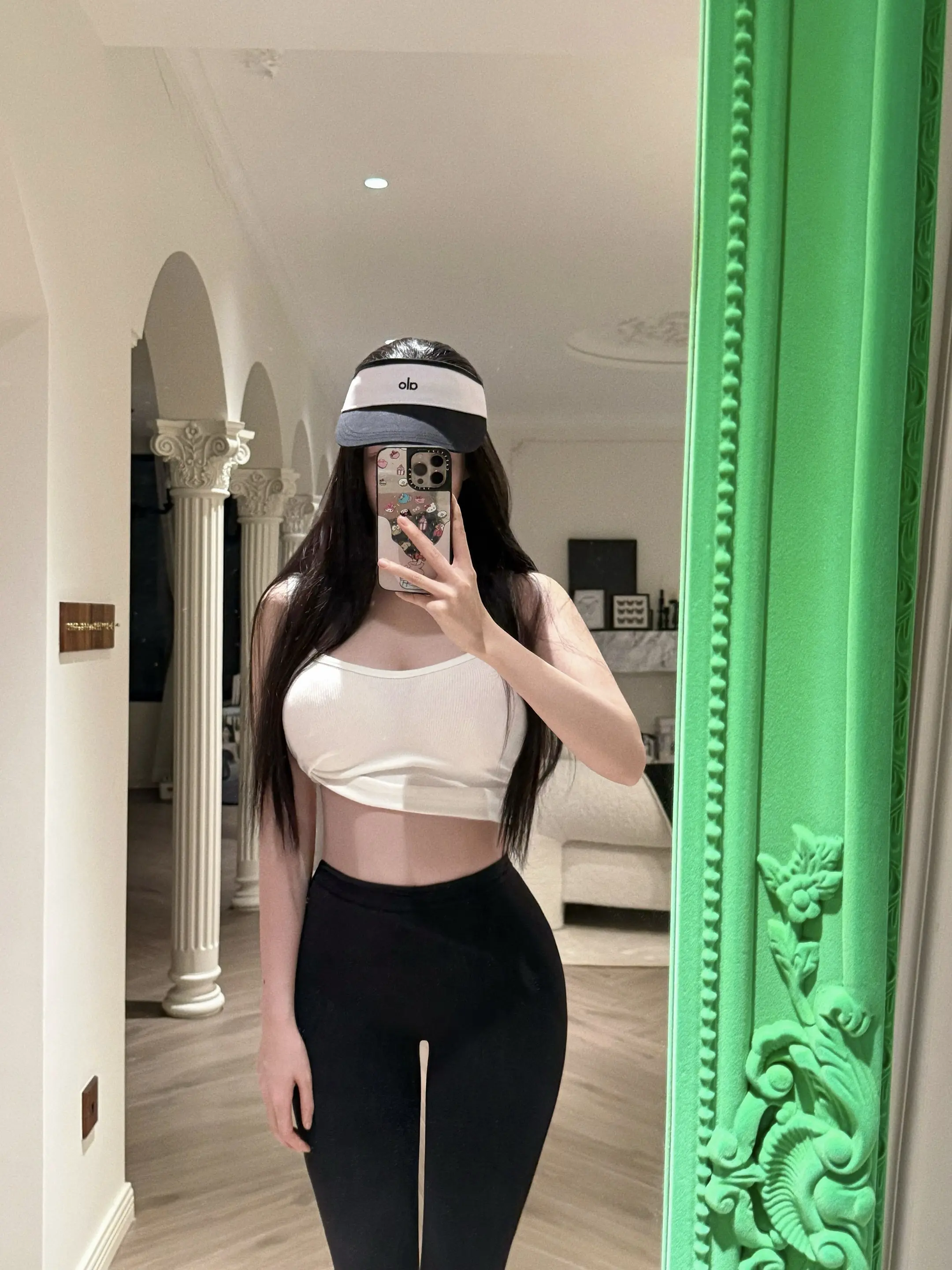 不知道 我的身材很曼妙。