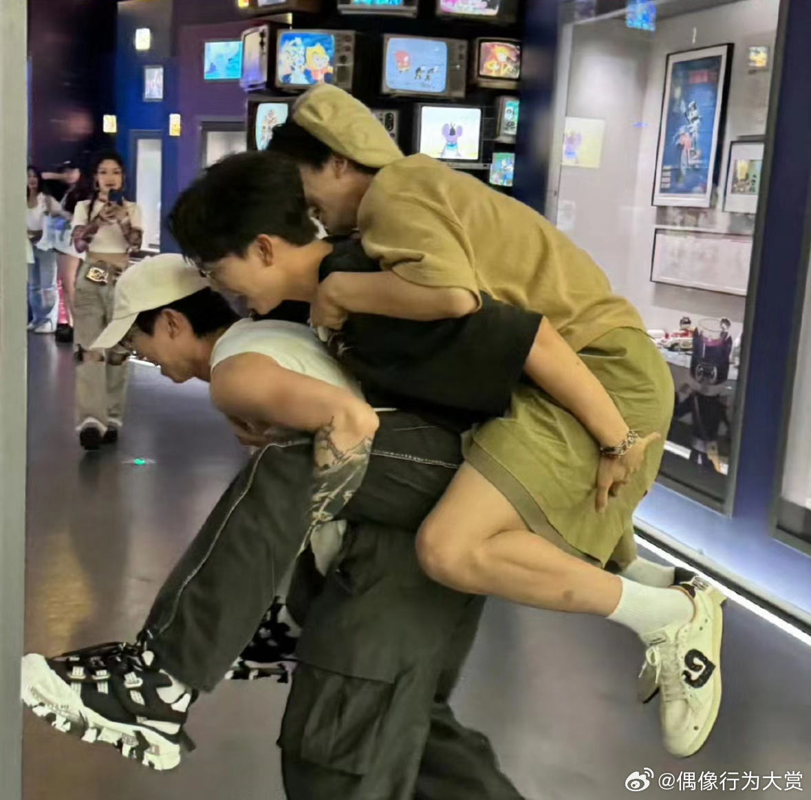 不是你等我捋捋，白举纲胡夏黄子弘凡、你们谁是谁的腿🦵🏻🦵🏻🦵🏻 ​​
