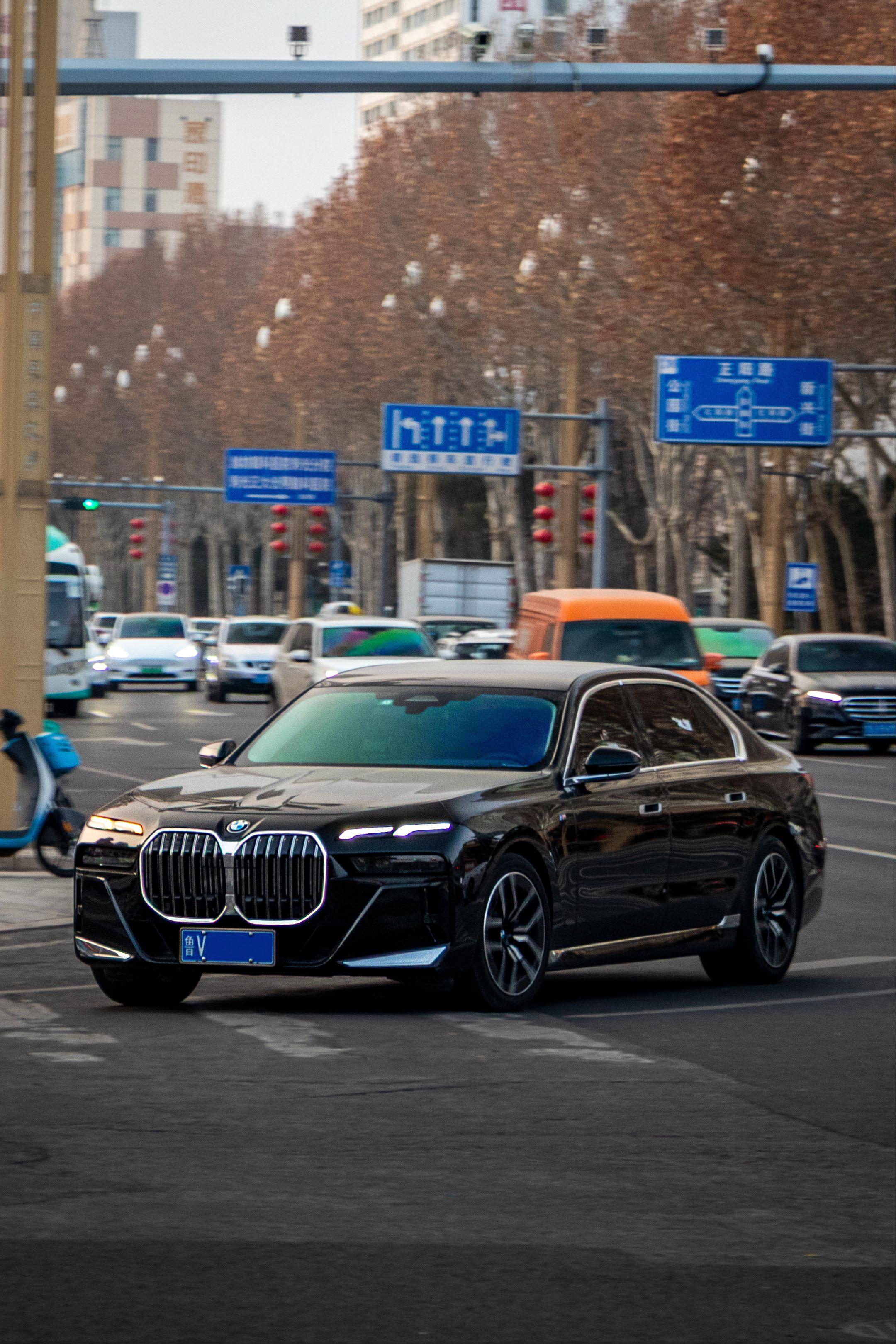 寿光东城汽车追焦，宝马7系奥迪迈巴赫大G等各种新款车型登场😍