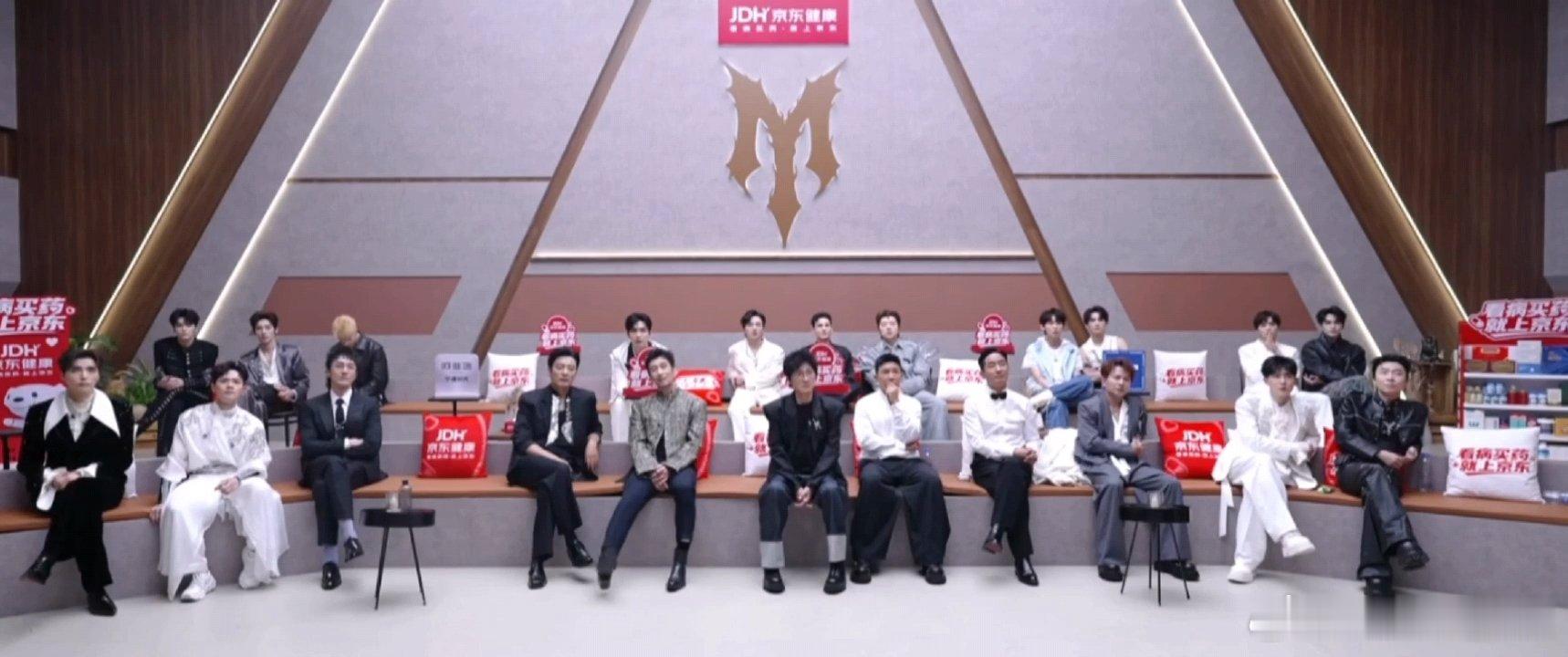 陈若轩唱歌谁先笑谁热搜孙楠听到陈若轩唱对一句赶紧点头哈哈哈哈哈哈哥哥们都很专业啊