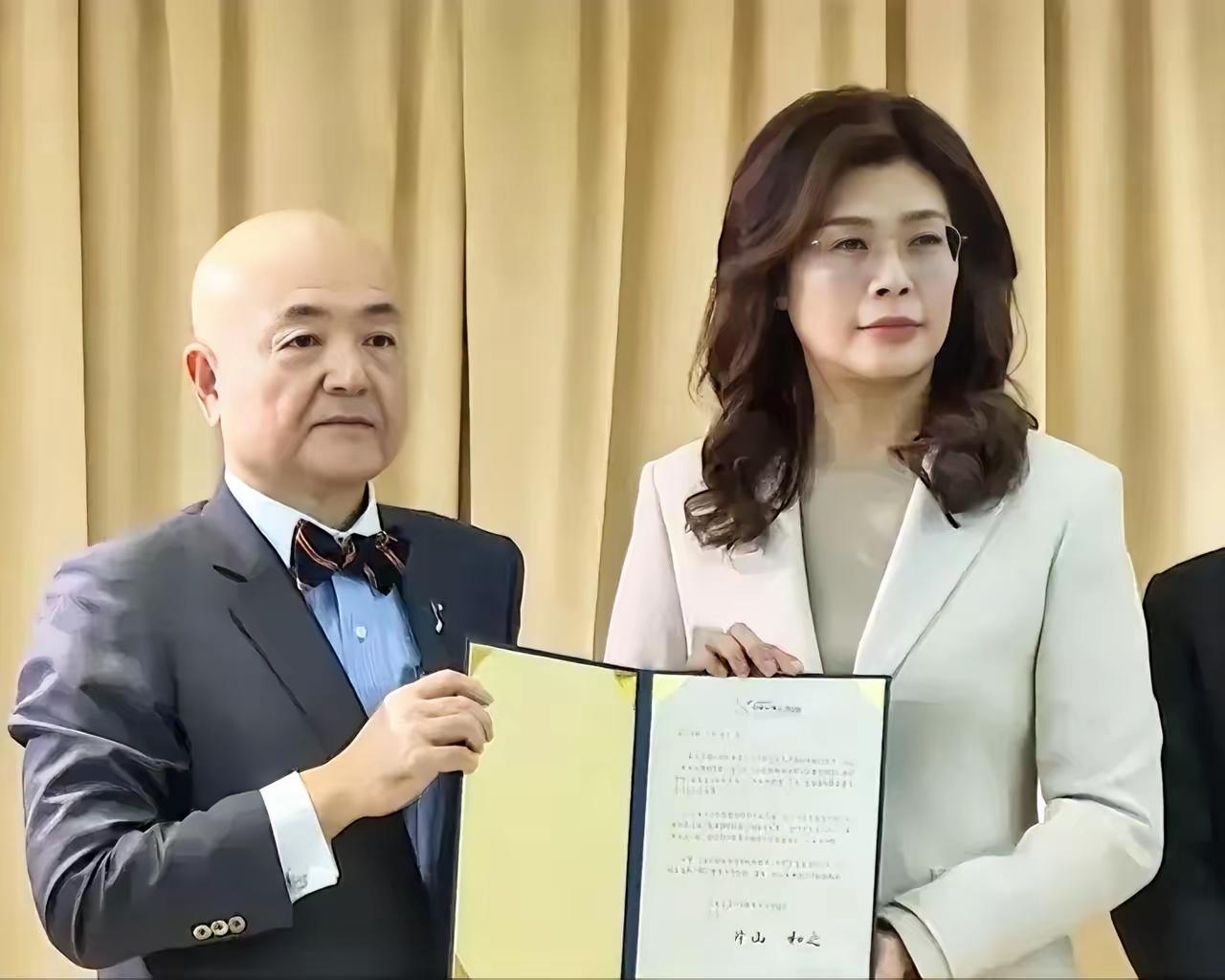 郑丽文以“个人名义”向日本震灾捐款100万新台币，是台湾个人名义捐款最高的金额！