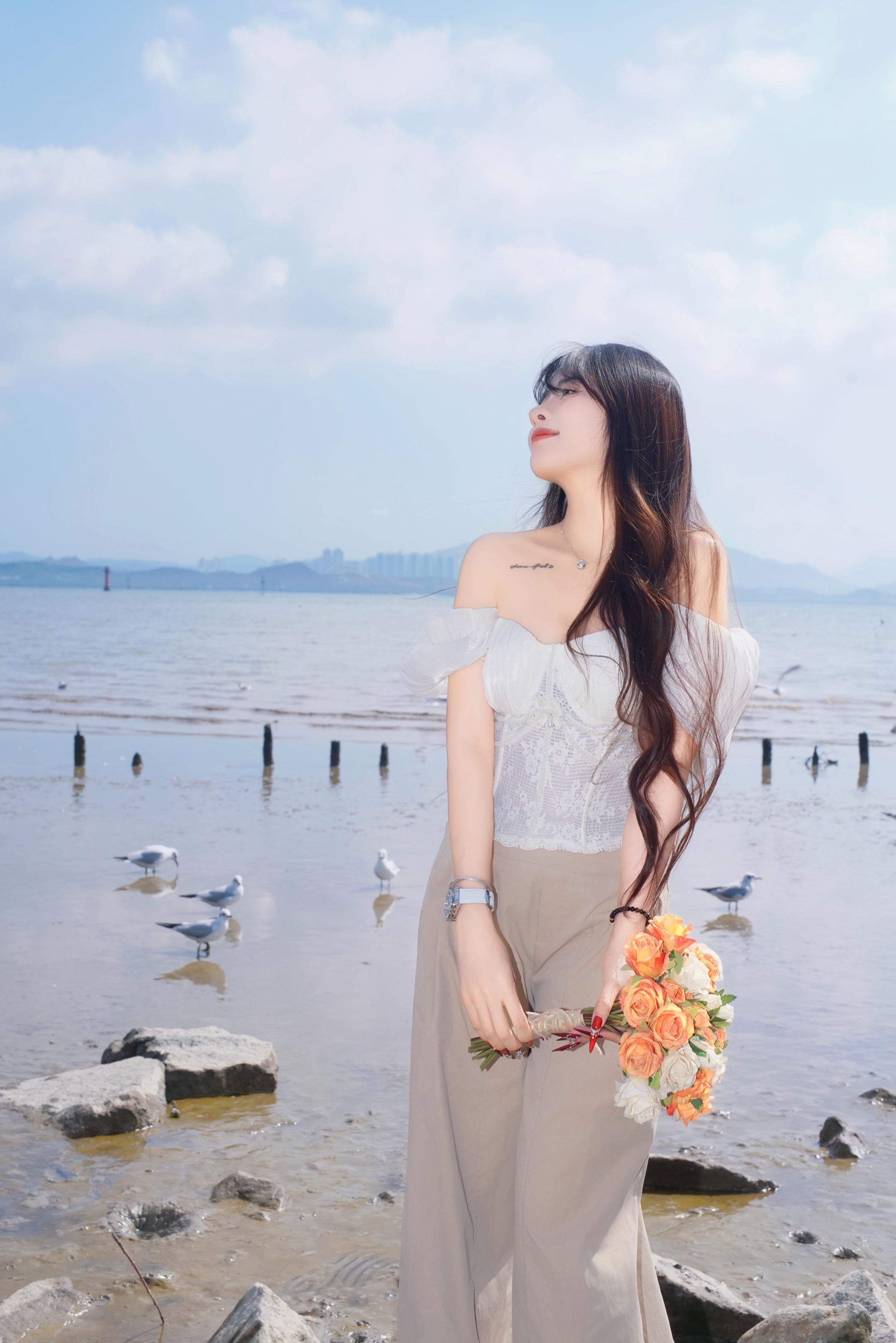 赶一场海鸥之约 “冬日限定”深圳湾海鸥 海鸥:我远道而来，只为见你一面🦋