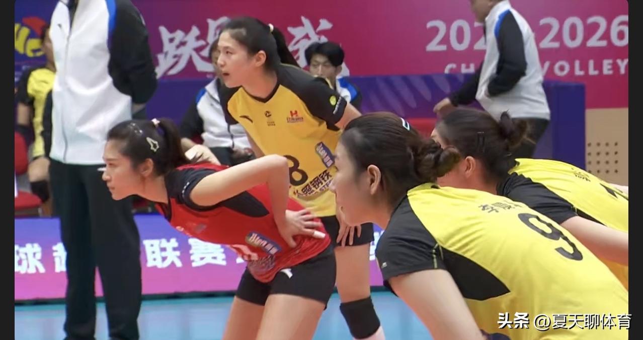 山东女排让天津女排的魔鬼主场鸦雀无声！山东女排果然是克天津女排，小将李晨瑄今天真