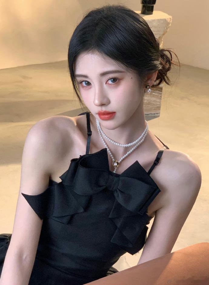 #于正说鞠婧祎档期排到明年4月了# 这姐平心而论是适合当IDOL的，没有绯闻，业
